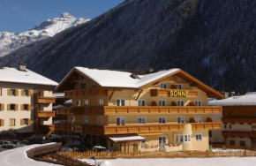 Гостиница Hotel Garni Sonne, Нойштифт, Штубайталь